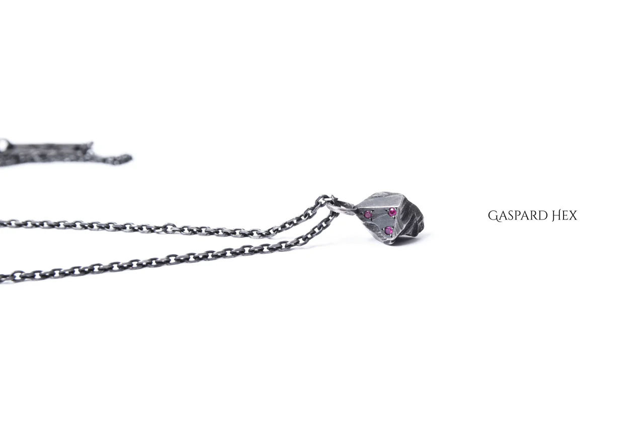 GASPARD HEX Lithos Pendant stealing silver with 3 rubies - Image 8