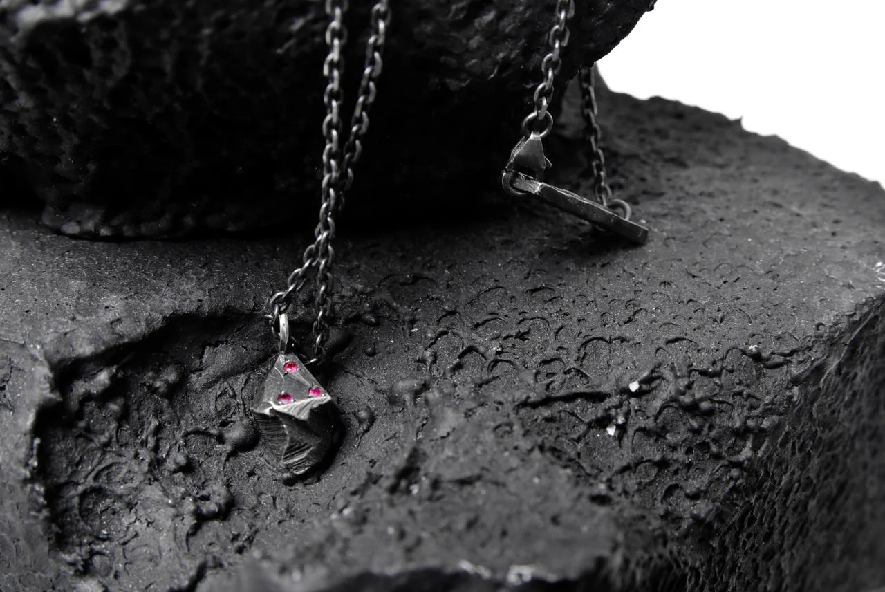 GASPARD HEX Lithos Pendant stealing silver with 3 rubies - Image 9