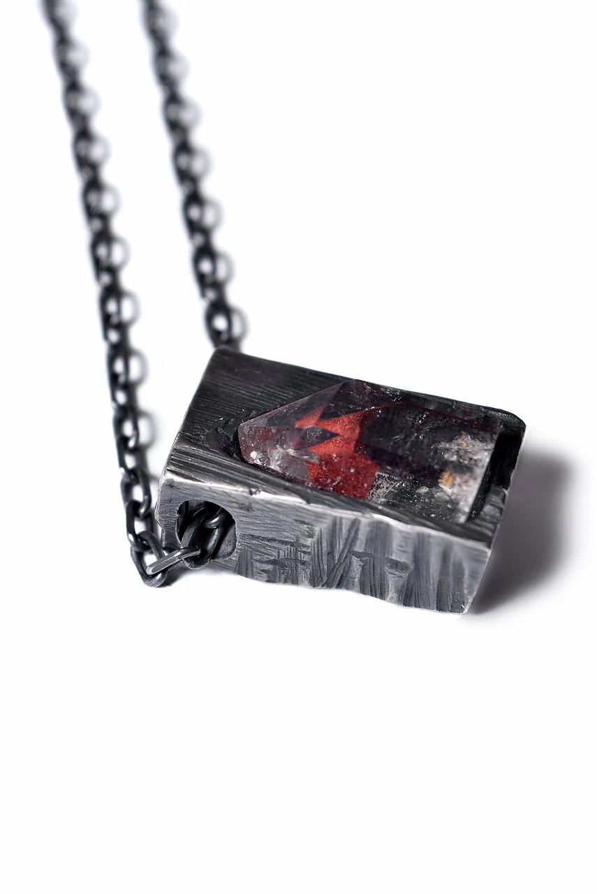 GASPARD HEX Quartz Inclusion Pendant Small 52cm chain - Image 4