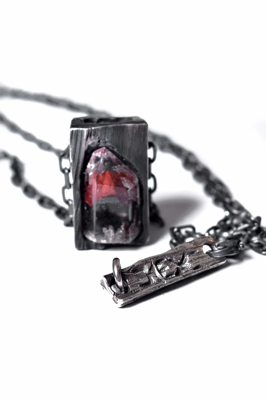 GASPARD HEX Quartz Inclusion Pendant Small 52cm chain - Image 7