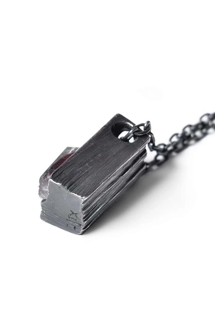 GASPARD HEX Quartz Inclusion Pendant Small 52cm chain - Image 9