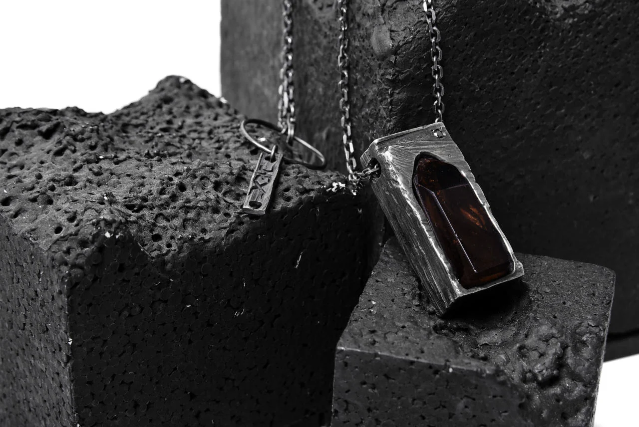 GASPARD HEX Quartz Inclusion Pendant XL with Black Diamond - Image 18