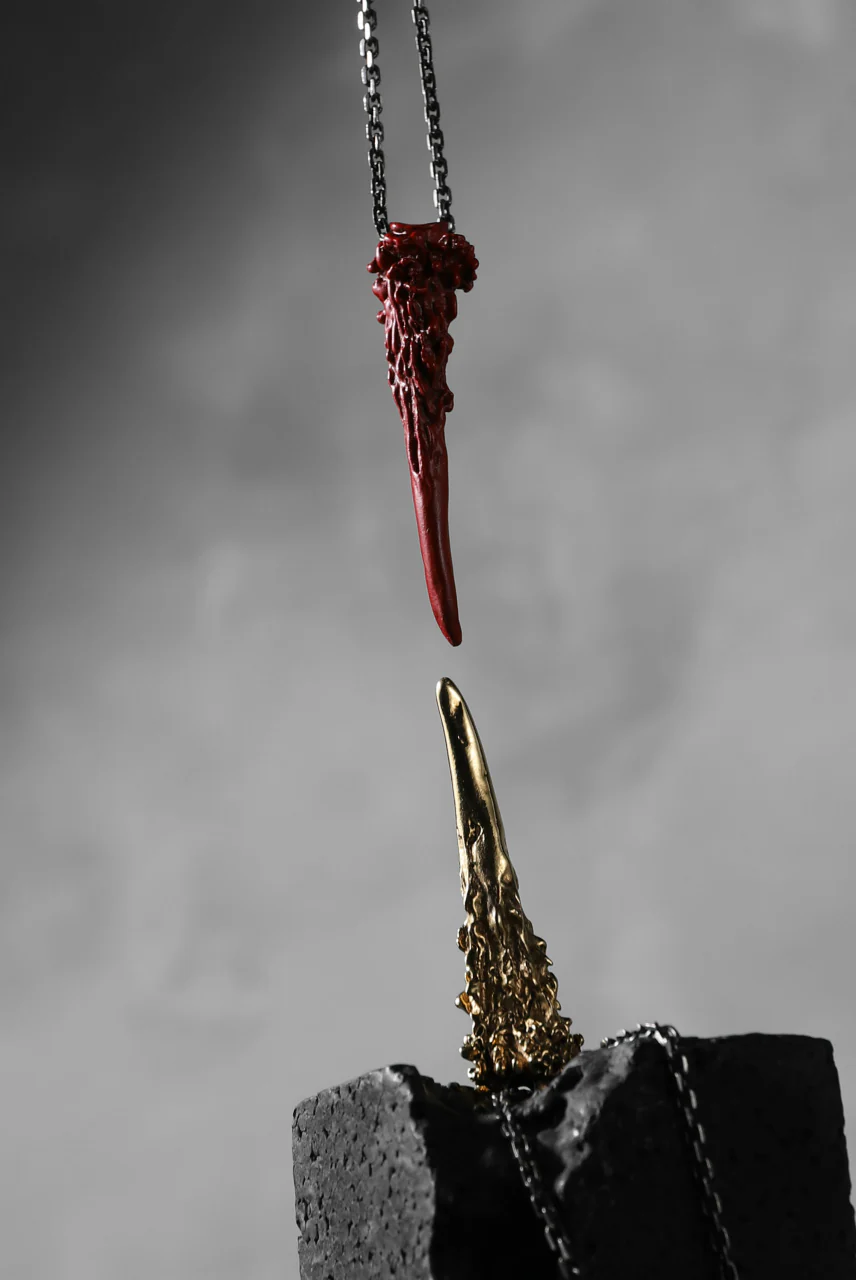 GASPARD HEX Small Horn bronze with red coating / 60cm chain - Image 14