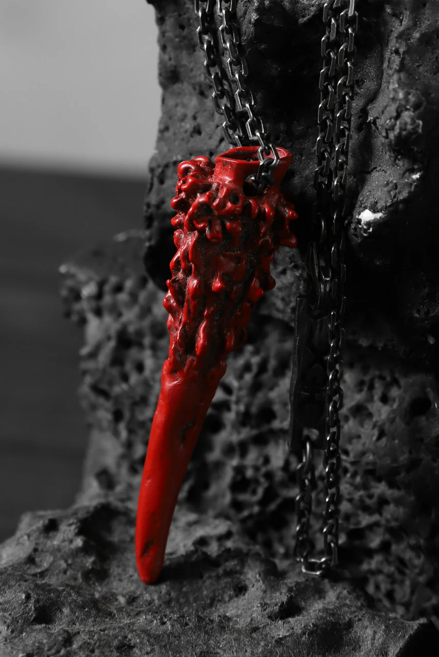 GASPARD HEX Small Horn bronze with red coating / 60cm chain - Image 3