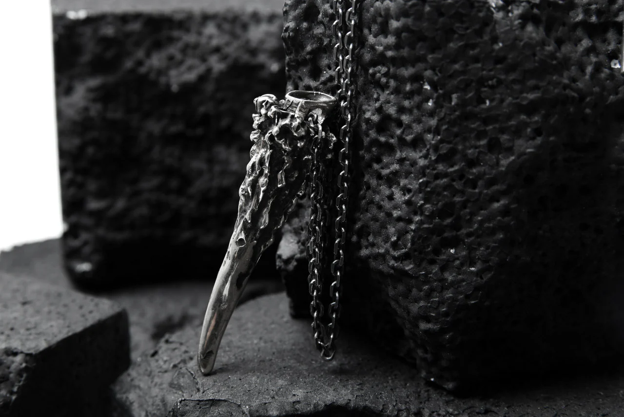 GASPARD HEX Small Horn Silver 80cm chain - Image 15