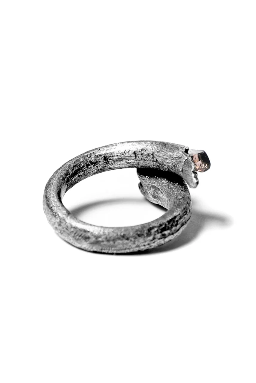 Holzpuppe exclusive Bone ring with Smoke Quartz - Image 7