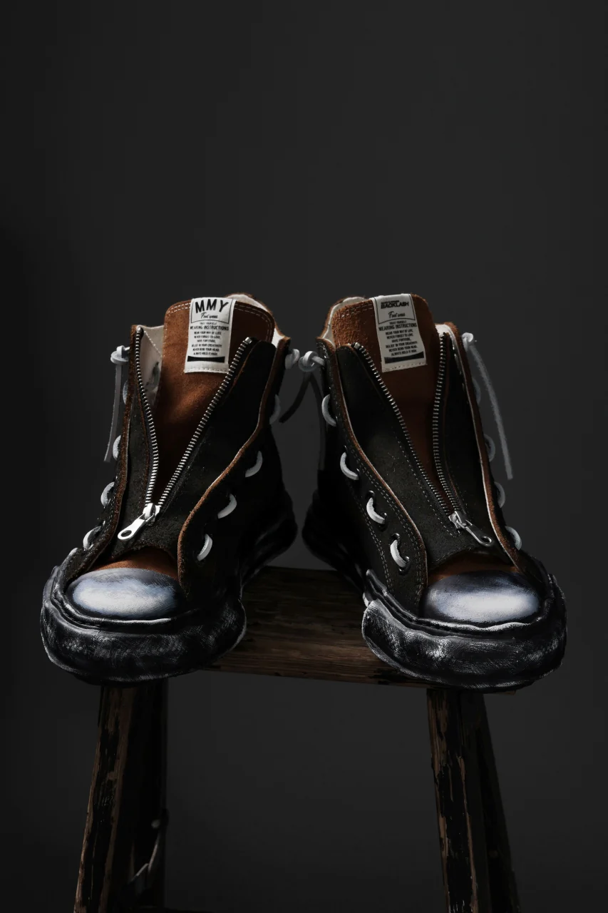 ISAMU KATAYAMA BACKLASH xx Maison MIHARA YASUHIRO “PETERSON” OG SOLE STEER SUEDE GARMENT-DYED HIGH-TOP SNEAKER (BLACK) - Image 27