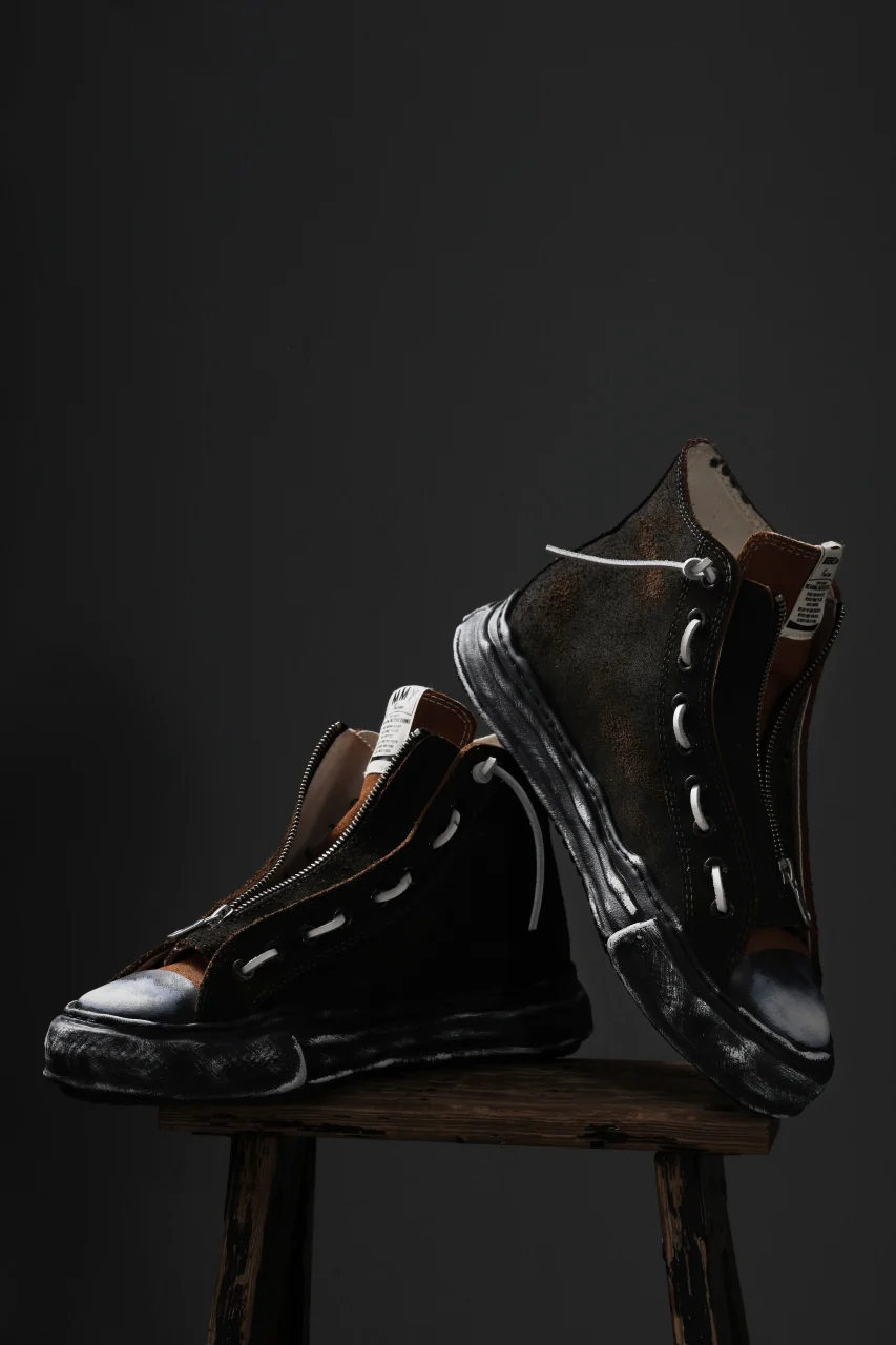 ISAMU KATAYAMA BACKLASH xx Maison MIHARA YASUHIRO “PETERSON” OG SOLE STEER SUEDE GARMENT-DYED HIGH-TOP SNEAKER (BLACK) - Image 28
