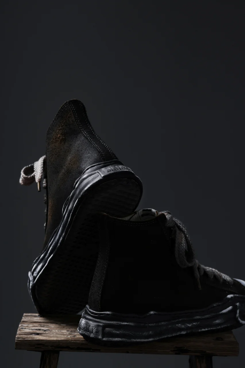 ISAMU KATAYAMA BACKLASH xx Maison MIHARA YASUHIRO “PETERSON” OG SOLE STEER SUEDE GARMENT-DYED HIGH-TOP SNEAKER (BLACK) - Image 35