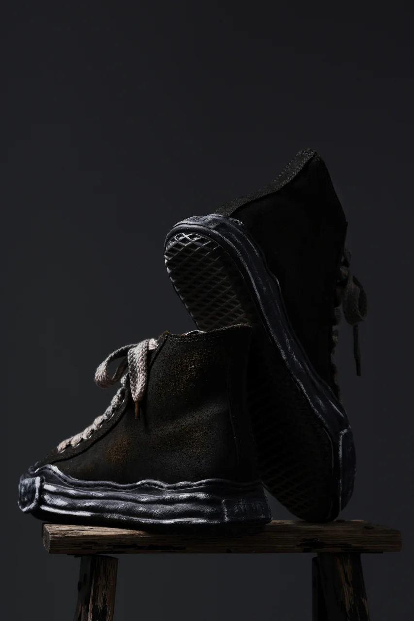 ISAMU KATAYAMA BACKLASH xx Maison MIHARA YASUHIRO “PETERSON” OG SOLE STEER SUEDE GARMENT-DYED HIGH-TOP SNEAKER (BLACK) - Image 36