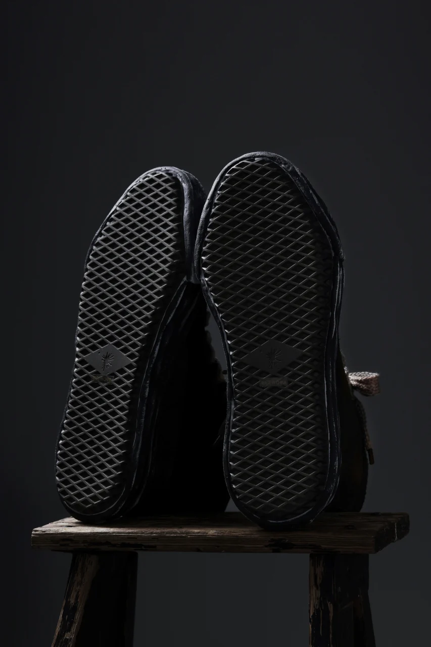 ISAMU KATAYAMA BACKLASH xx Maison MIHARA YASUHIRO “PETERSON” OG SOLE STEER SUEDE GARMENT-DYED HIGH-TOP SNEAKER (BLACK) - Image 39
