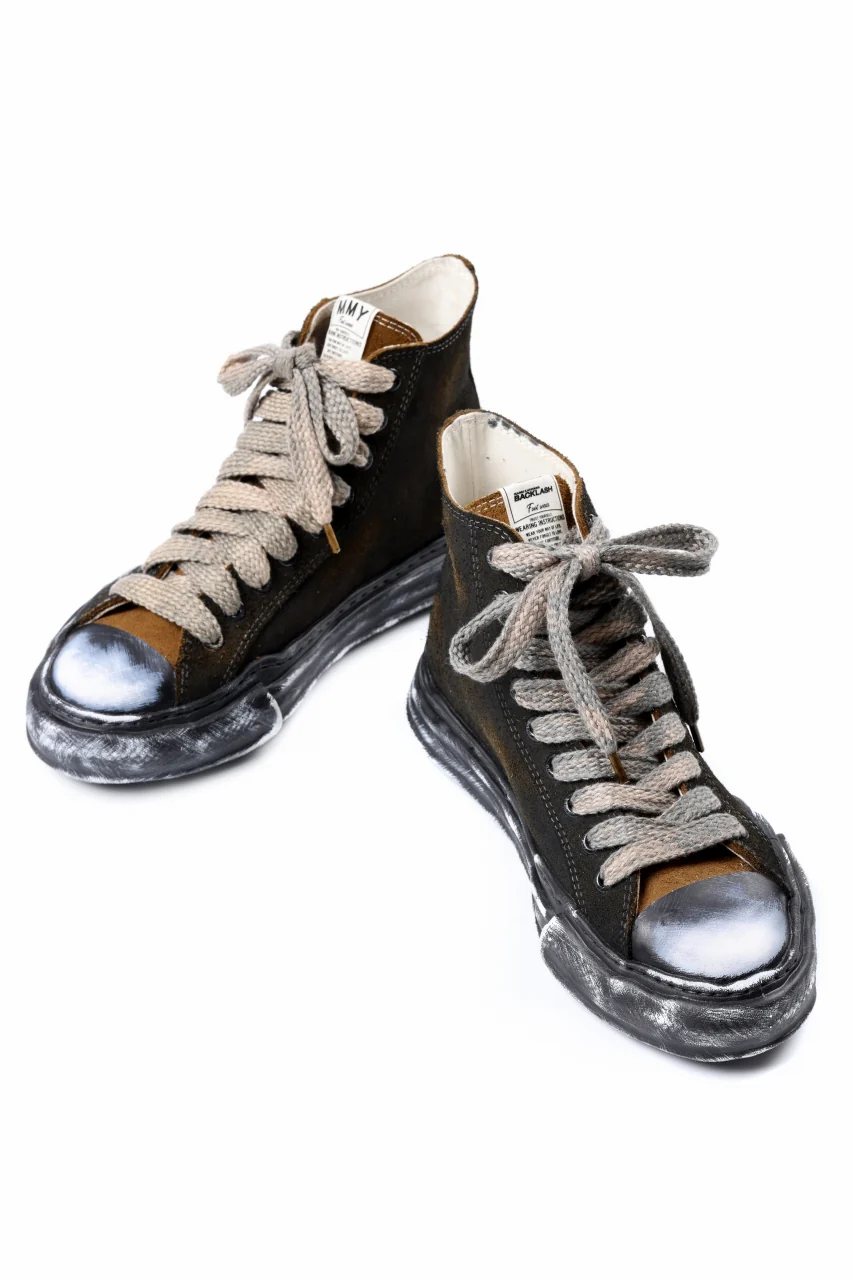 ISAMU KATAYAMA BACKLASH xx Maison MIHARA YASUHIRO “PETERSON” OG SOLE STEER SUEDE GARMENT-DYED HIGH-TOP SNEAKER (BLACK) - Image 4