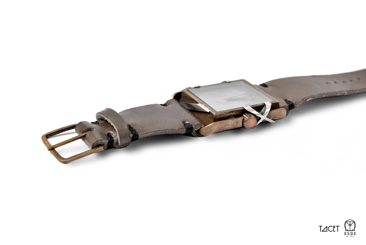 TACET x ESDE - Pyramid watch in brass with Black Diamond (Automatic) - Image 47